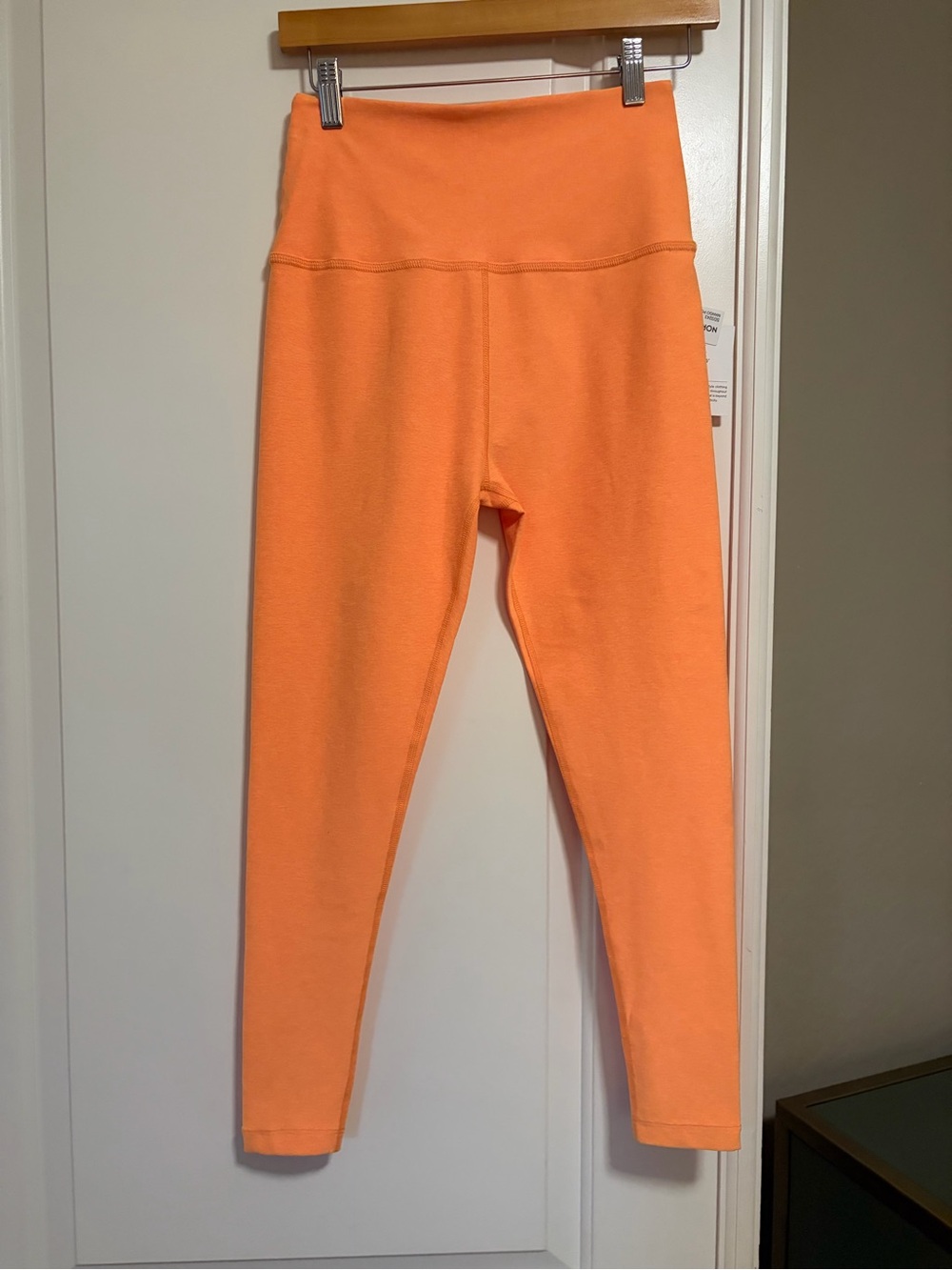 🏃🏽‍♀️🧡NWT🧡🏃🏽‍♀️Beyond Yoga Neon Mango Pop Heather High-Waist Leggings🧡🧘‍♀️